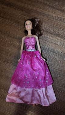 Brunette Princess Fashion Doll in Sparkly Pink Ballgown – 11.5" Used